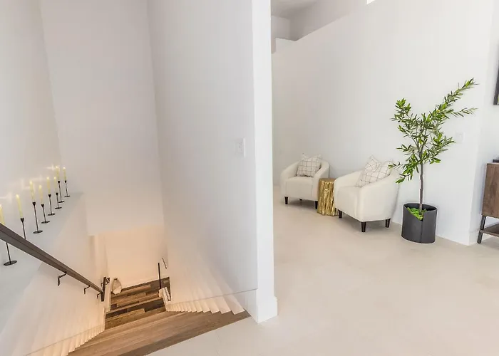 Old Town Luxury - Heated Pool, Spa, Rooftop Deck, Sauna, Speakeasy * Scottsdale