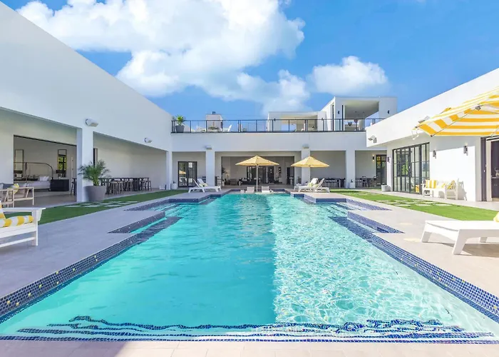 Holiday home Old Town Luxury - Heated Pool, Spa, Rooftop Deck, Sauna, Speakeasy