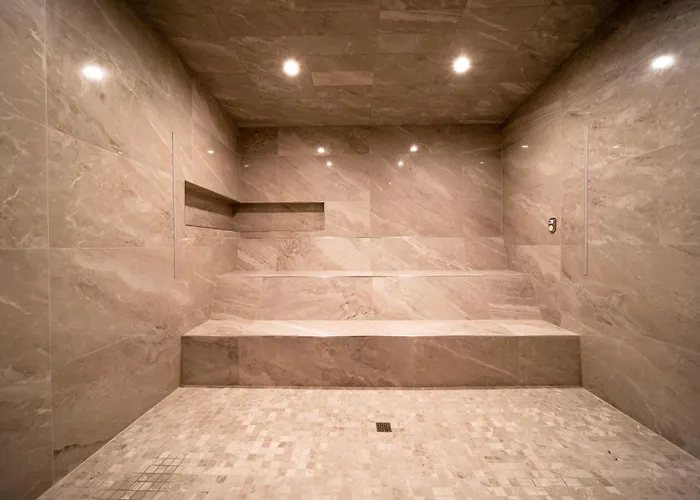 Holiday home Old Town Luxury - Heated Pool, Spa, Rooftop Deck, Sauna, Speakeasy