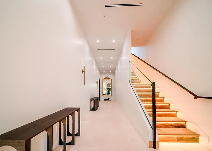 Old Town Luxury - Heated Pool, Spa, Rooftop Deck, Sauna, Speakeasy * Scottsdale