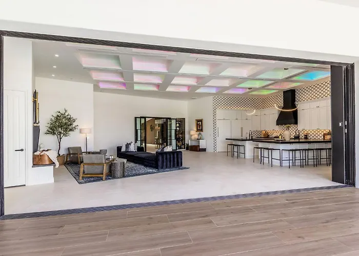 Holiday home Old Town Luxury - Heated Pool, Spa, Rooftop Deck, Sauna, Speakeasy Scottsdale