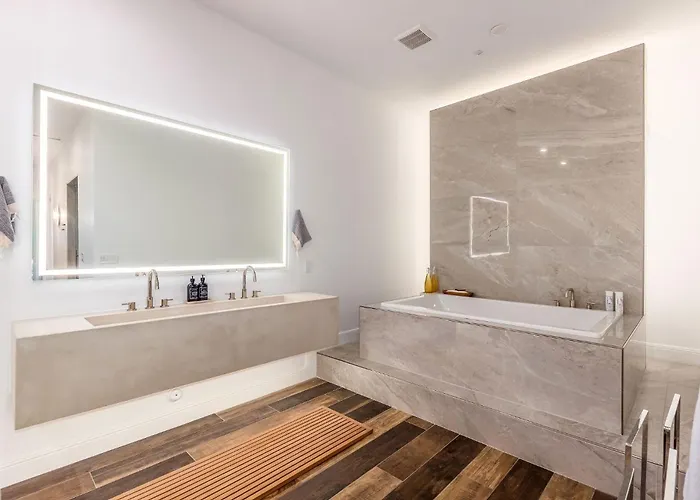 Holiday home Old Town Luxury - Heated Pool, Spa, Rooftop Deck, Sauna, Speakeasy Scottsdale