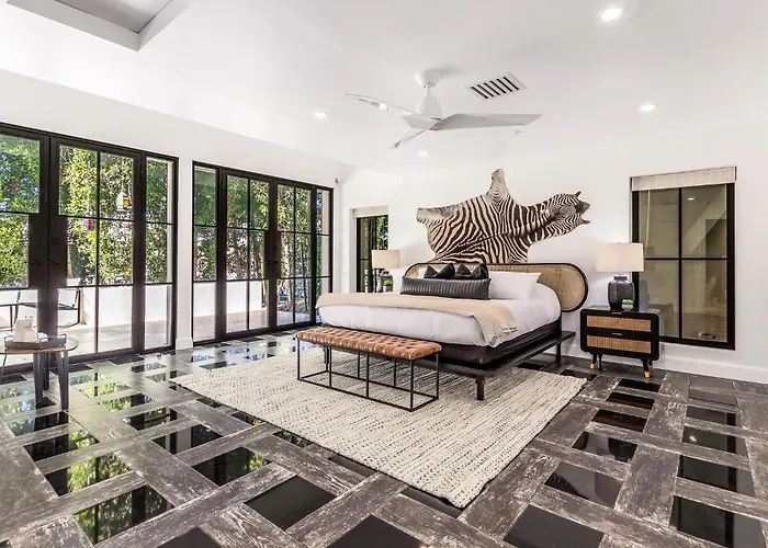Holiday home Old Town Luxury - Heated Pool, Spa, Rooftop Deck, Sauna, Speakeasy Scottsdale