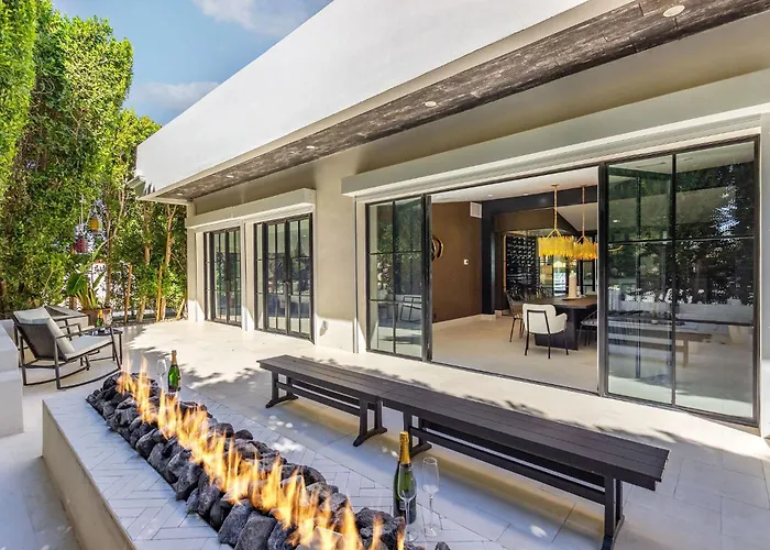 Holiday home Old Town Luxury - Heated Pool, Spa, Rooftop Deck, Sauna, Speakeasy *