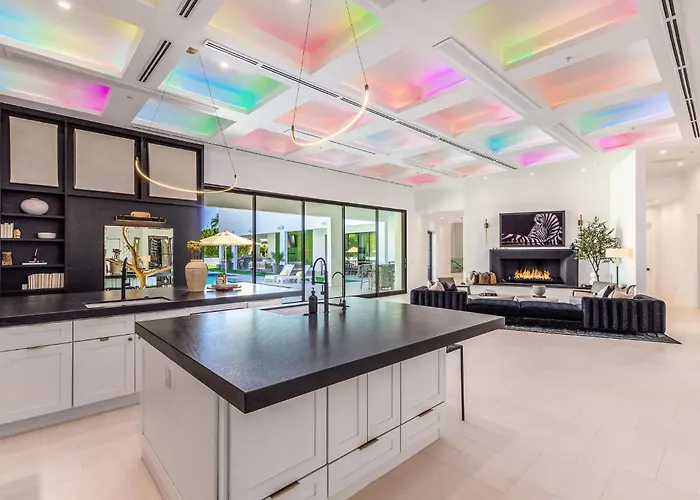 Holiday home Old Town Luxury - Heated Pool, Spa, Rooftop Deck, Sauna, Speakeasy Scottsdale