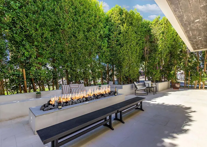 Old Town Luxury - Heated Pool, Spa, Rooftop Deck, Sauna, Speakeasy * Scottsdale