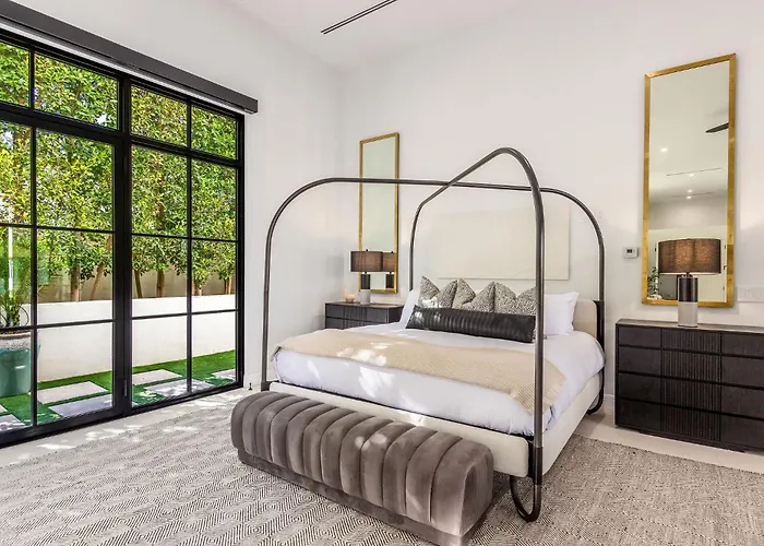 Holiday home Old Town Luxury - Heated Pool, Spa, Rooftop Deck, Sauna, Speakeasy