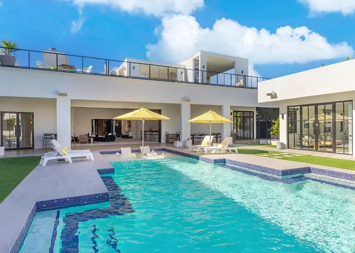 Old Town Luxury - Heated Pool, Spa, Rooftop Deck, Sauna, Speakeasy * Scottsdale