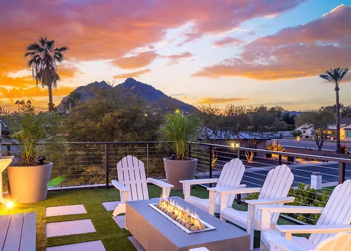 Holiday home Old Town Luxury - Heated Pool, Spa, Rooftop Deck, Sauna, Speakeasy Scottsdale